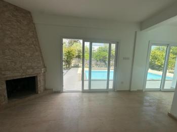 GİRNE OZANKÖY BÖLGESİNDE SATILIK TRİPLEX LÜKS 4 + 1 VİLLA ( 0533 880 00 85 )