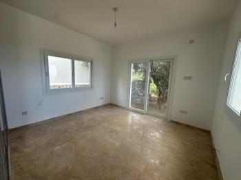 GİRNE OZANKÖY BÖLGESİNDE SATILIK TRİPLEX LÜKS 4 + 1 VİLLA  ( 0533 880 00 85 )