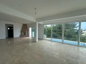 GİRNE OZANKÖY BÖLGESİNDE SATILIK TRİPLEX LÜKS 4 + 1 VİLLA  ( 0533 880 00 85 )