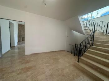GİRNE OZANKÖY BÖLGESİNDE SATILIK TRİPLEX LÜKS 4 + 1 VİLLA  ( 0533 880 00 85 )