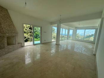 GİRNE OZANKÖY BÖLGESİNDE SATILIK TRİPLEX LÜKS 4 + 1 VİLLA  ( 0533 880 00 85 )