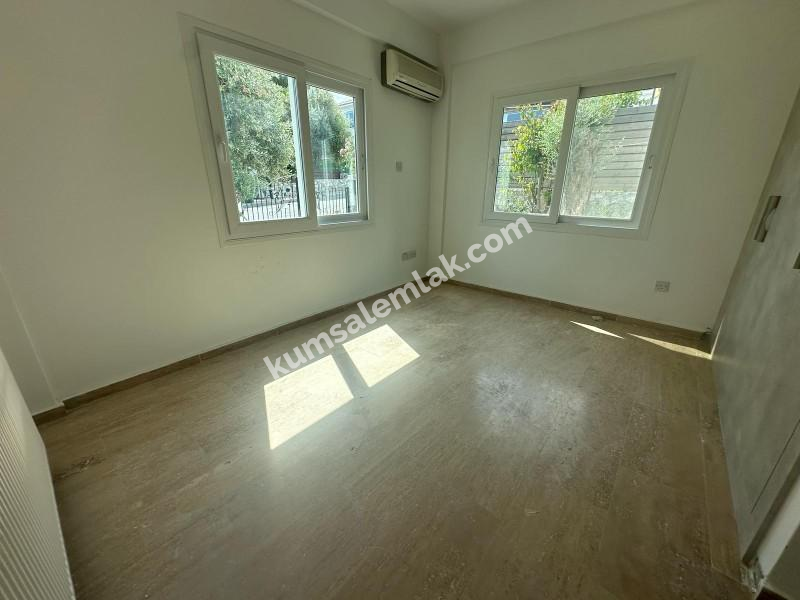 GİRNE OZANKÖY BÖLGESİNDE SATILIK TRİPLEX LÜKS 4 + 1 VİLLA ( 0533 880 00 85 )