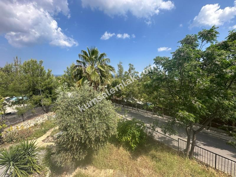 GİRNE OZANKÖY BÖLGESİNDE SATILIK TRİPLEX LÜKS 4 + 1 VİLLA ( 0533 880 00 85 )