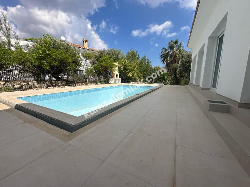 GİRNE OZANKÖY BÖLGESİNDE SATILIK TRİPLEX LÜKS 4 + 1 VİLLA ( 0533 880 00 85 )