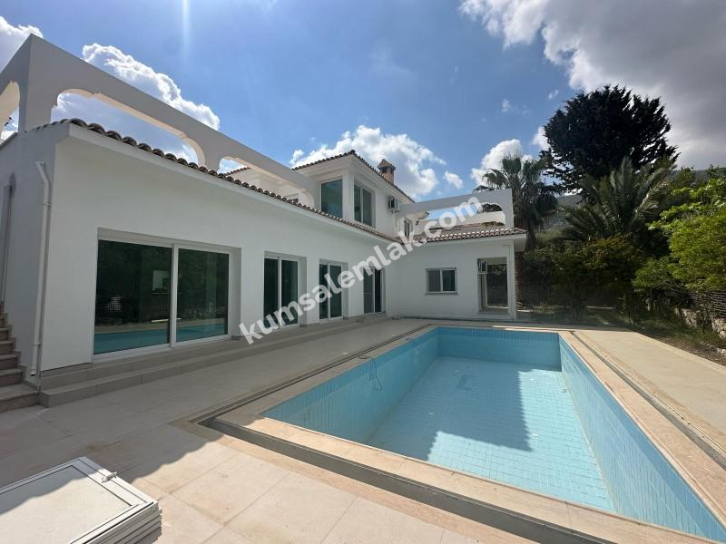 GİRNE OZANKÖY BÖLGESİNDE SATILIK TRİPLEX LÜKS 4 + 1 VİLLA ( 0533 880 00 85 )