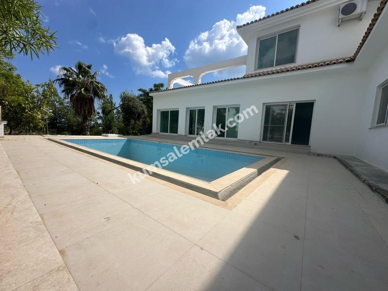 GİRNE OZANKÖY BÖLGESİNDE SATILIK TRİPLEX LÜKS 4 + 1 VİLLA ( 0533 880 00 85 )