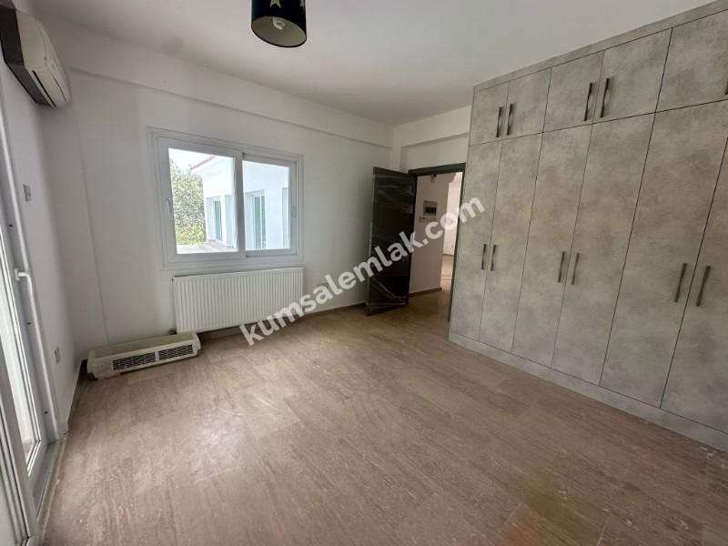 GİRNE OZANKÖY BÖLGESİNDE SATILIK TRİPLEX LÜKS 4 + 1 VİLLA ( 0533 880 00 85 )