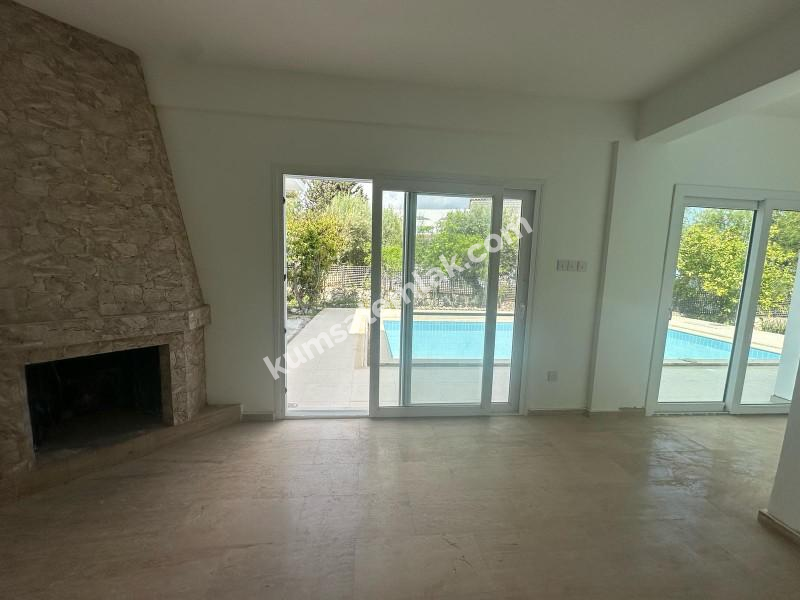 GİRNE OZANKÖY BÖLGESİNDE SATILIK TRİPLEX LÜKS 4 + 1 VİLLA ( 0533 880 00 85 )
