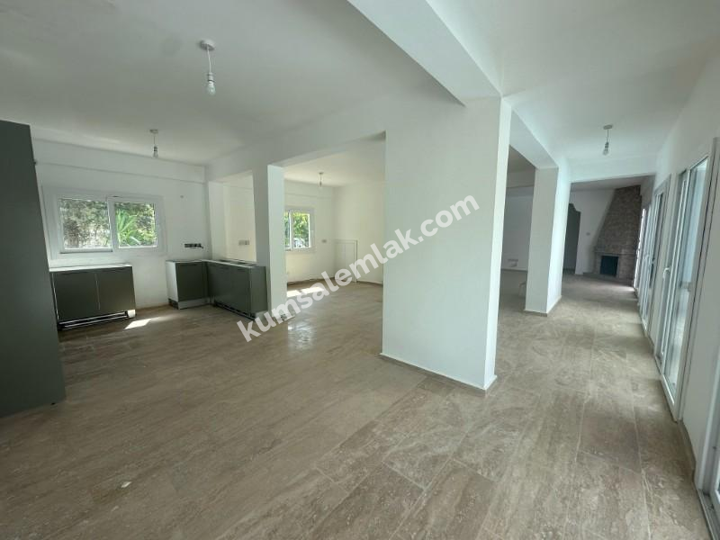 GİRNE OZANKÖY BÖLGESİNDE SATILIK TRİPLEX LÜKS 4 + 1 VİLLA ( 0533 880 00 85 )