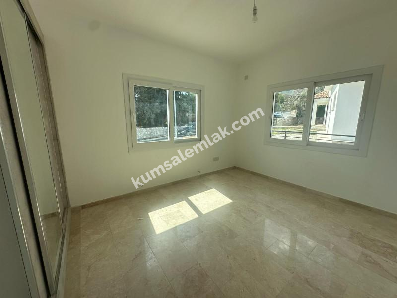 GİRNE OZANKÖY BÖLGESİNDE SATILIK TRİPLEX LÜKS 4 + 1 VİLLA  ( 0533 880 00 85 )