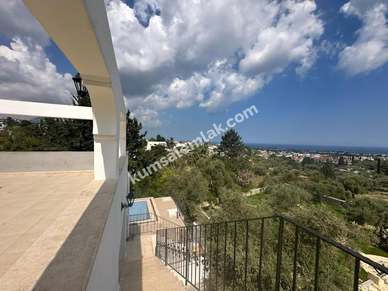 GİRNE OZANKÖY BÖLGESİNDE SATILIK TRİPLEX LÜKS 4 + 1 VİLLA  ( 0533 880 00 85 )