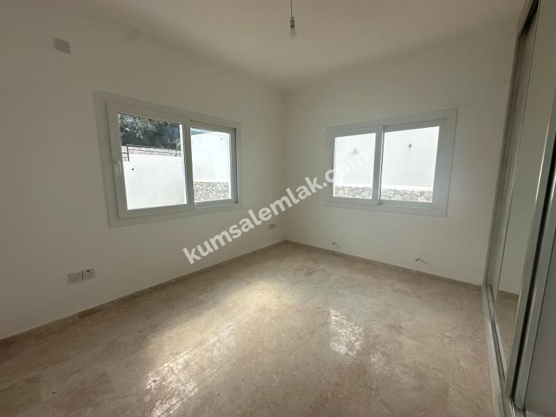 GİRNE OZANKÖY BÖLGESİNDE SATILIK TRİPLEX LÜKS 4 + 1 VİLLA  ( 0533 880 00 85 )