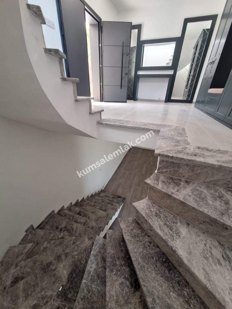 GİRNE OZANKÖY BÖLGESİNDE SATILIK TRİPLEX LÜKS 4 + 1 VİLLA ( 0533 880 0085 ) 