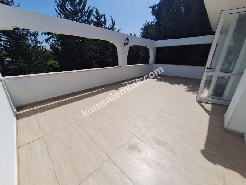 GİRNE OZANKÖY BÖLGESİNDE SATILIK TRİPLEX LÜKS 4 + 1 VİLLA ( 0533 880 0085 ) 