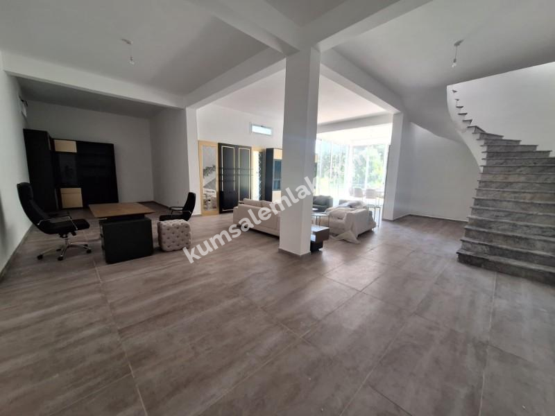 GİRNE OZANKÖY BÖLGESİNDE SATILIK TRİPLEX LÜKS 4 + 1 VİLLA ( 0533 880 0085 ) 