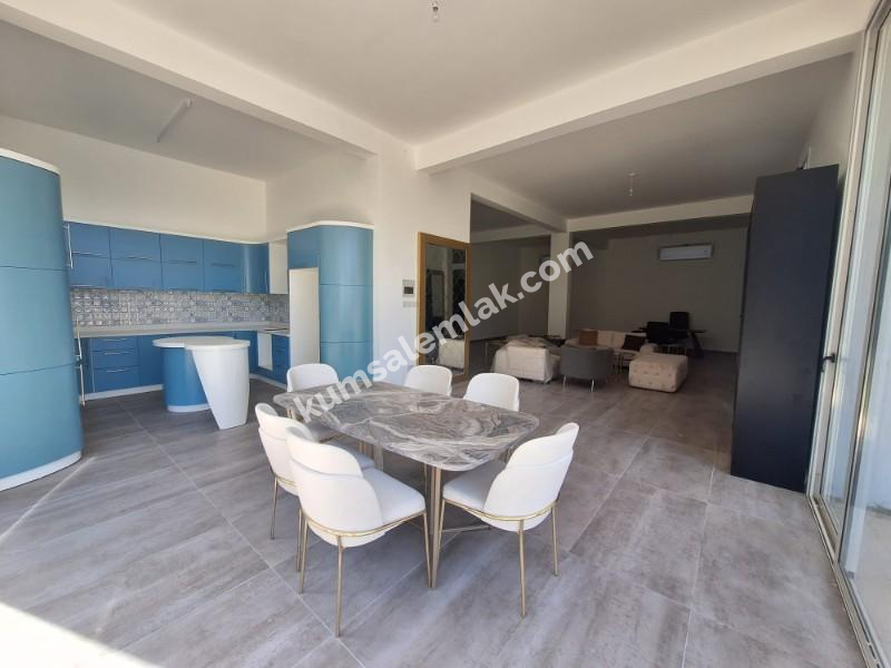 GİRNE OZANKÖY BÖLGESİNDE SATILIK TRİPLEX LÜKS 4 + 1 VİLLA ( 0533 880 0085 ) 