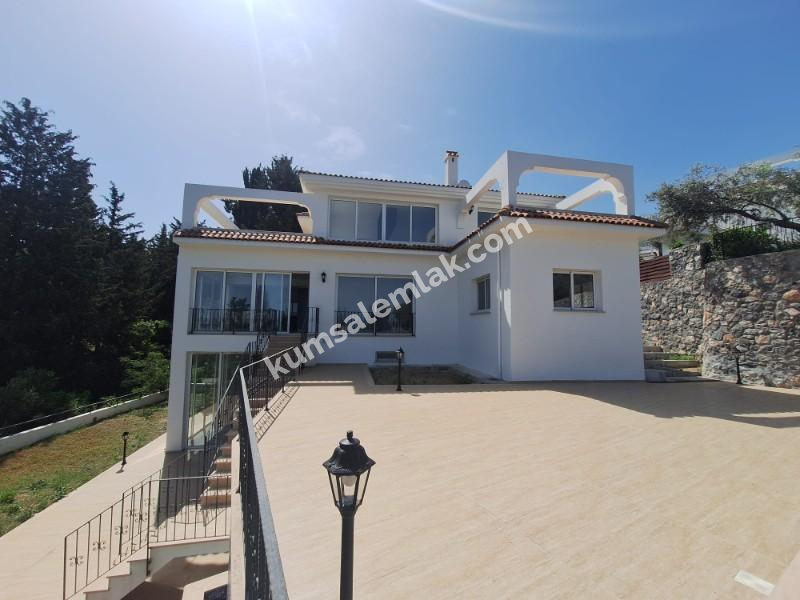 GİRNE OZANKÖY BÖLGESİNDE SATILIK TRİPLEX LÜKS 4 + 1 VİLLA ( 0533 880 0085 ) 