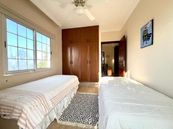 Girne Ozanköy Havuzlu Geniş Arsalı 3+1 Villa
