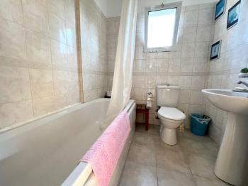 Girne Ozanköy Havuzlu Geniş Arsalı 3+1 Villa