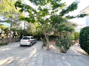 Girne Ozanköy Havuzlu Geniş Arsalı 3+1 Villa