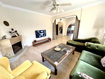 Girne Ozanköy Havuzlu Geniş Arsalı 3+1 Villa