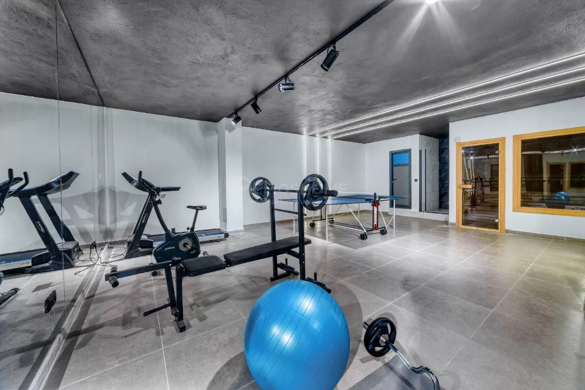 Элегантные апартаменты 2+1 с видом на море в Махмутларе