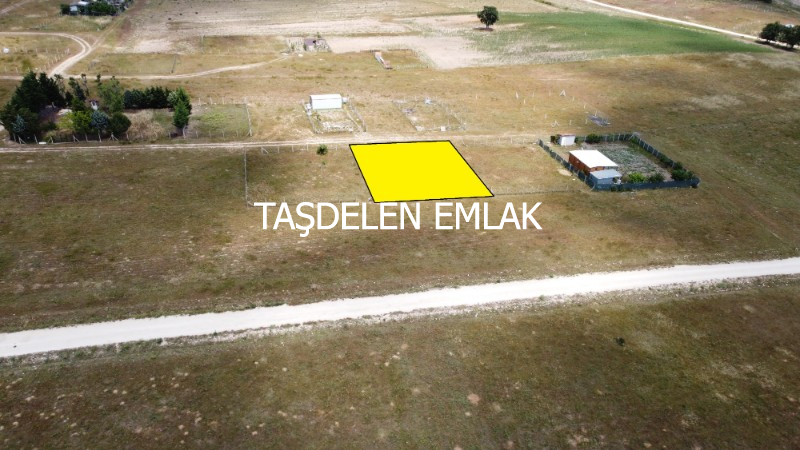 KAPAKLIDA YERLEŞİME YAKIN ARSA