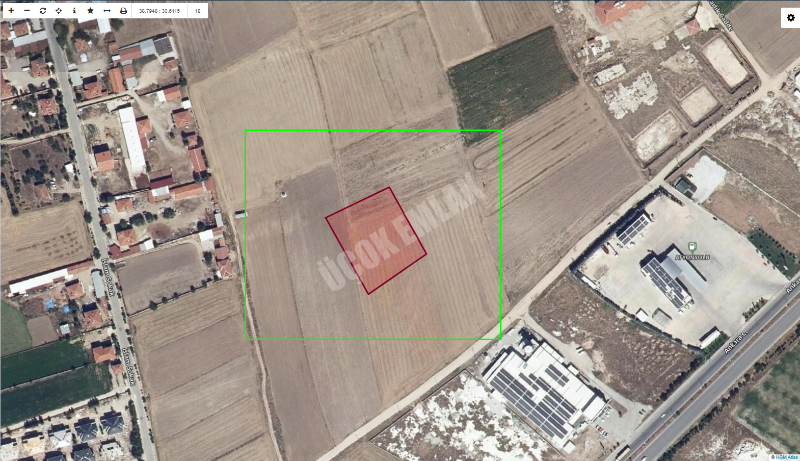 AFYON ÜÇOK EMLAKTAN SUSUZ ANKARA YOLUNA YAKIN 4.798M² ARSA