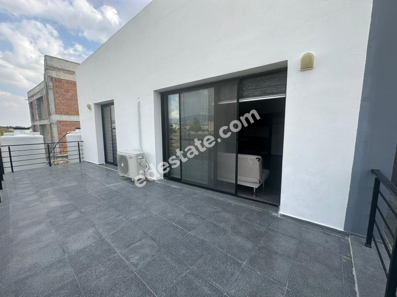 Lefkoşa Hamitköy'de Giriş Katı Full Eşyalı 2+1 Kiralık Daire 