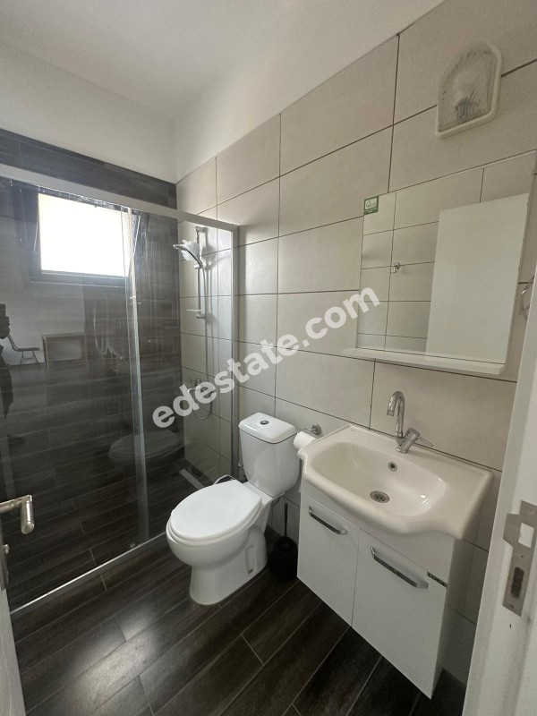 Lefkoşa Hamitköy'de Giriş Katı Full Eşyalı 2+1 Kiralık Daire 