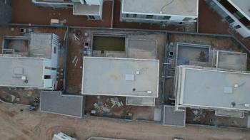 Kıbrıs Girne Çatalköy Bölgesinde Denize Sıfır 750 m2 Arsa İçerisinde 5+1 Lüks Türk Tapulu Villa