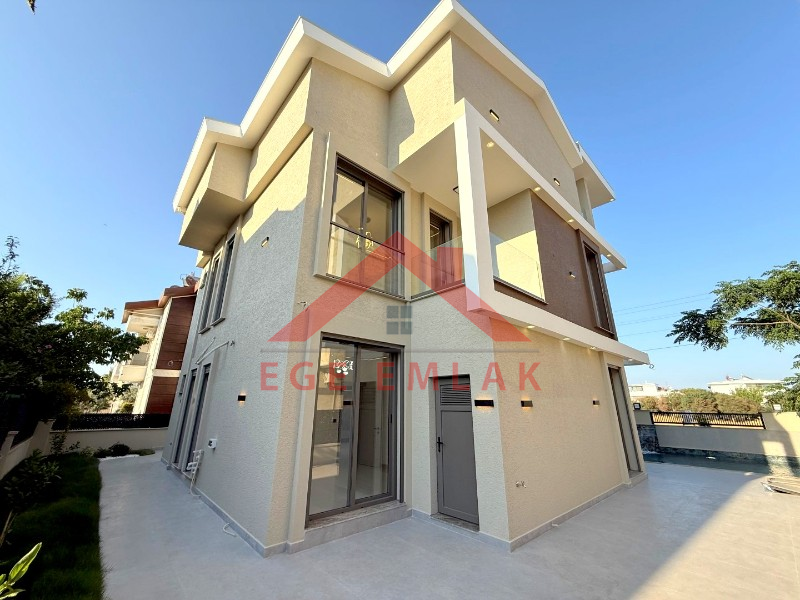 Didim'in En İhtişamlı Satılık Villası