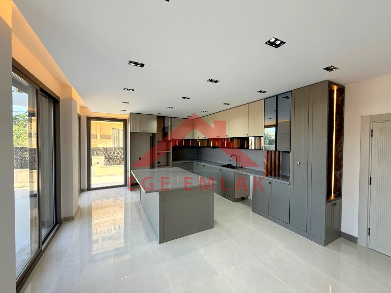 Didim'in En İhtişamlı Satılık Villası