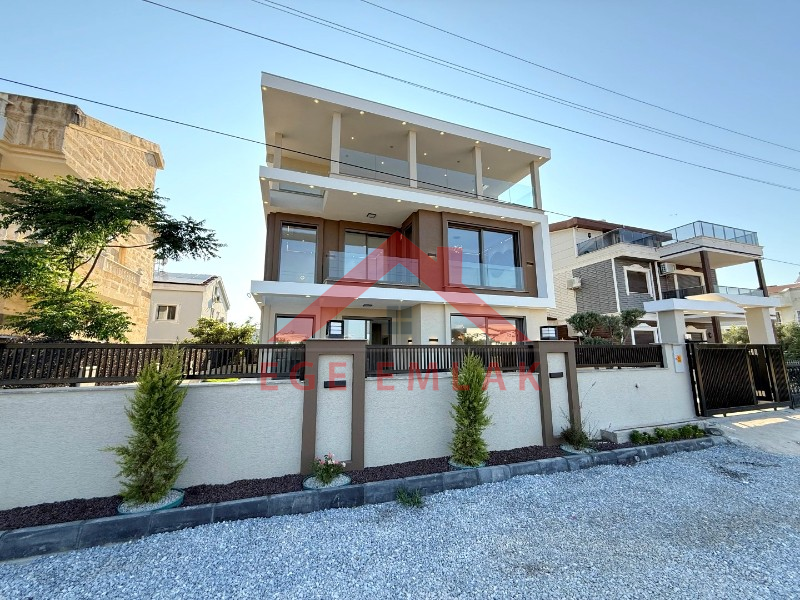 Didim'in En İhtişamlı Satılık Villası
