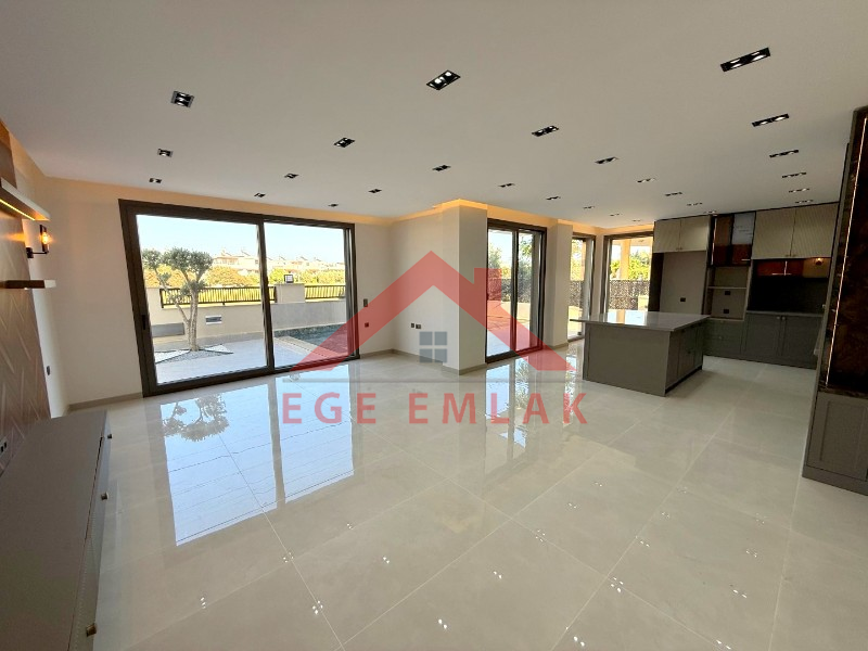 Didim'in En İhtişamlı Satılık Villası