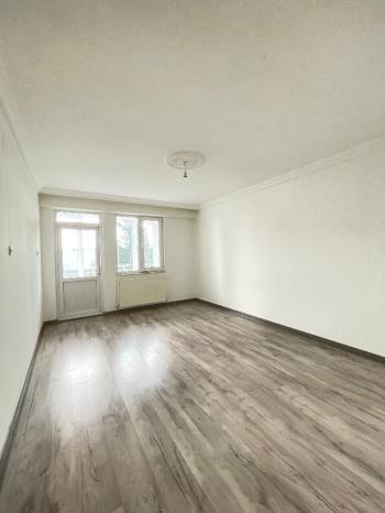 Güvenay - Çorum Çiftlik Caddesi Üzeri 3+1 Satılık Daire 