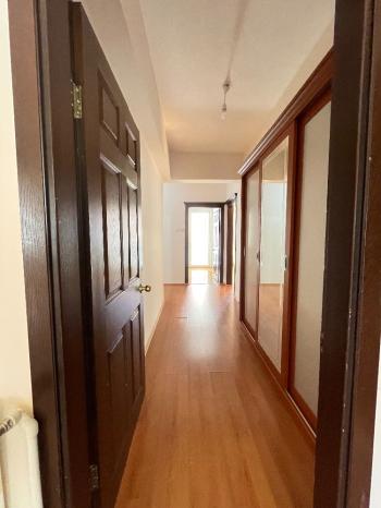 GÜVENAY – ÇORUM ATATÜRK LİSESİ YAKINI – MERKEZİ KONUMDA SATILIK 5+1 GENİŞ AİLE DAİRESİ