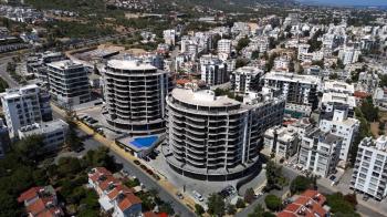 GİRNE MERKEZ BÖLGESİNDE LÜKS SİTE İÇERİSİNDE SATILIK 1 + 0 STÜDYO DAİRELER