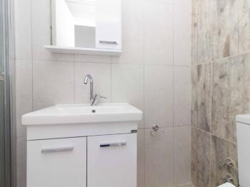 GİRNE MERKEZ BÖLGESİNDE LÜKS SİTE İÇERİSİNDE SATILIK 1 +  1 DAİRELER
