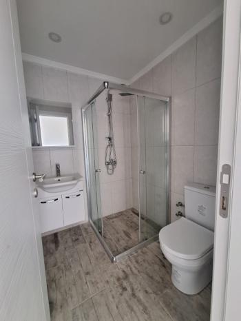 GİRNE MERKEZ BÖLGESİNDE LÜKS SİTE İÇERİSİNDE SATILIK 1 +  1 DAİRELER