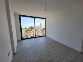 GİRNE MERKEZ BÖLGESİNDE LÜKS SİTE İÇERİSİNDE SATILIK 1 +  1 DAİRELER