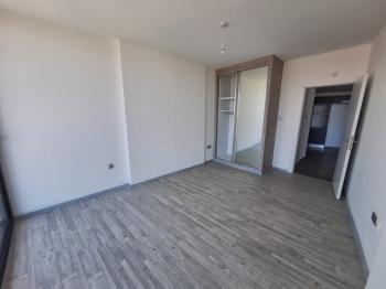 GİRNE MERKEZ BÖLGESİNDE LÜKS SİTE İÇERİSİNDE SATILIK 1 +  1 DAİRELER