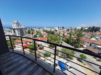 GİRNE MERKEZ BÖLGESİNDE LÜKS SİTE İÇERİSİNDE SATILIK 1 +  1 DAİRELER