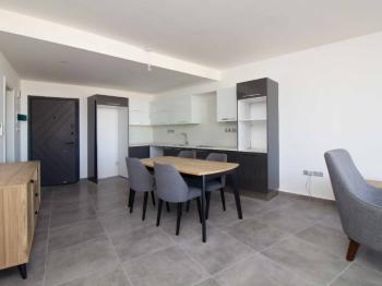 GİRNE MERKEZ BÖLGESİNDE LÜKS SİTE İÇERİSİNDE SATILIK 2 + 1 DAİRELER