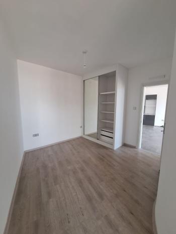 GİRNE MERKEZ BÖLGESİNDE LÜKS SİTE İÇERİSİNDE SATILIK 2 + 1 DAİRELER