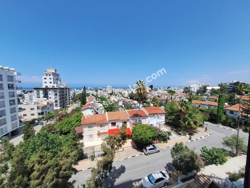 GİRNE MERKEZ BÖLGESİNDE LÜKS SİTE İÇERİSİNDE SATILIK 1 + 0 STÜDYO DAİRELER