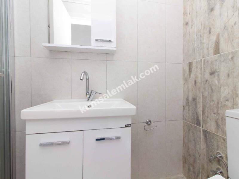 GİRNE MERKEZ BÖLGESİNDE LÜKS SİTE İÇERİSİNDE SATILIK 1 +  1 DAİRELER