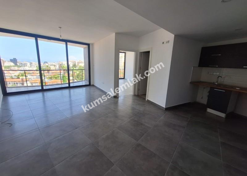 GİRNE MERKEZ BÖLGESİNDE LÜKS SİTE İÇERİSİNDE SATILIK 1 +  1 DAİRELER