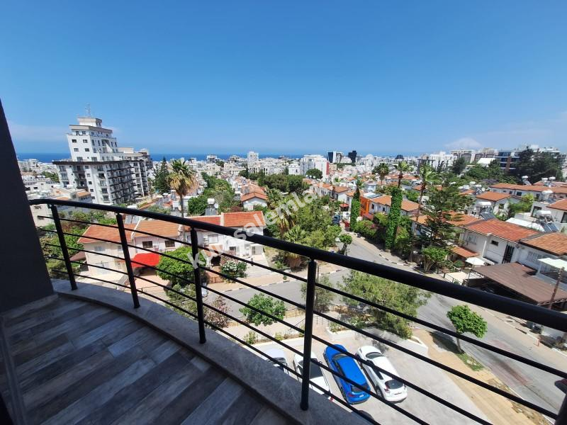 GİRNE MERKEZ BÖLGESİNDE LÜKS SİTE İÇERİSİNDE SATILIK 1 +  1 DAİRELER