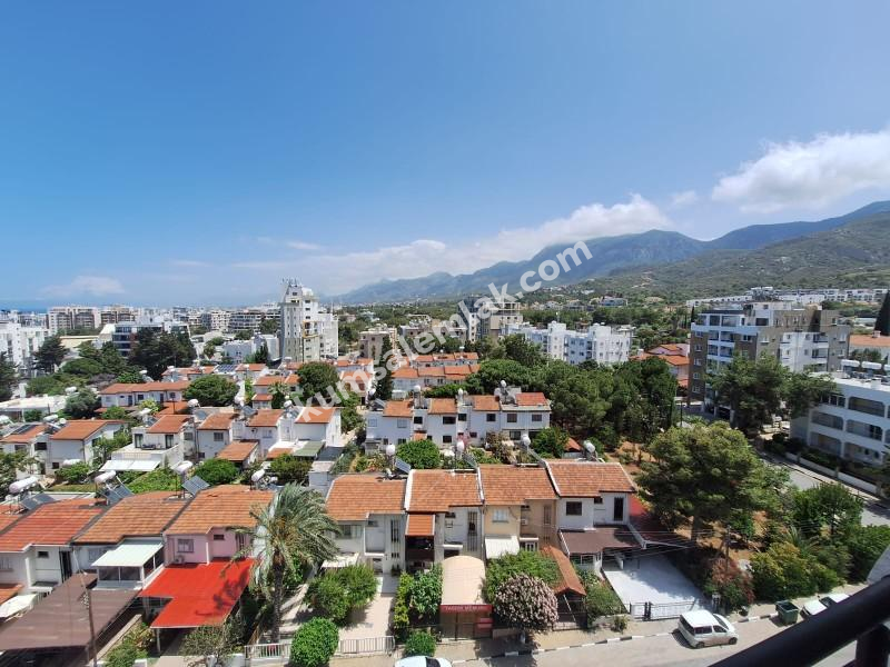 GİRNE MERKEZ BÖLGESİNDE LÜKS SİTE İÇERİSİNDE SATILIK 2 + 1 DAİRELER
